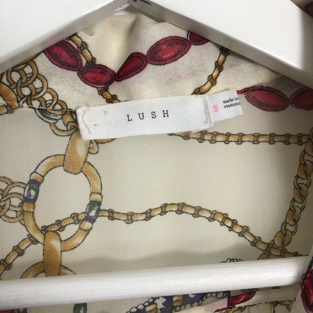 LUSH Chain Print sleeveless Blouse - Picture 8 of 8